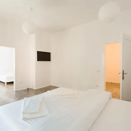 Apartment M&f *